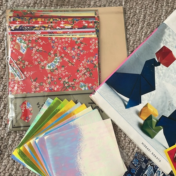 ORIGAMI COLLECTION BOOKS AND  PAPERS - Picture 5 of 6